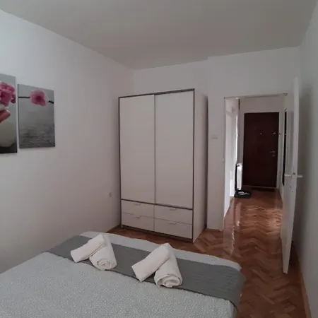 Apartment Teodora *